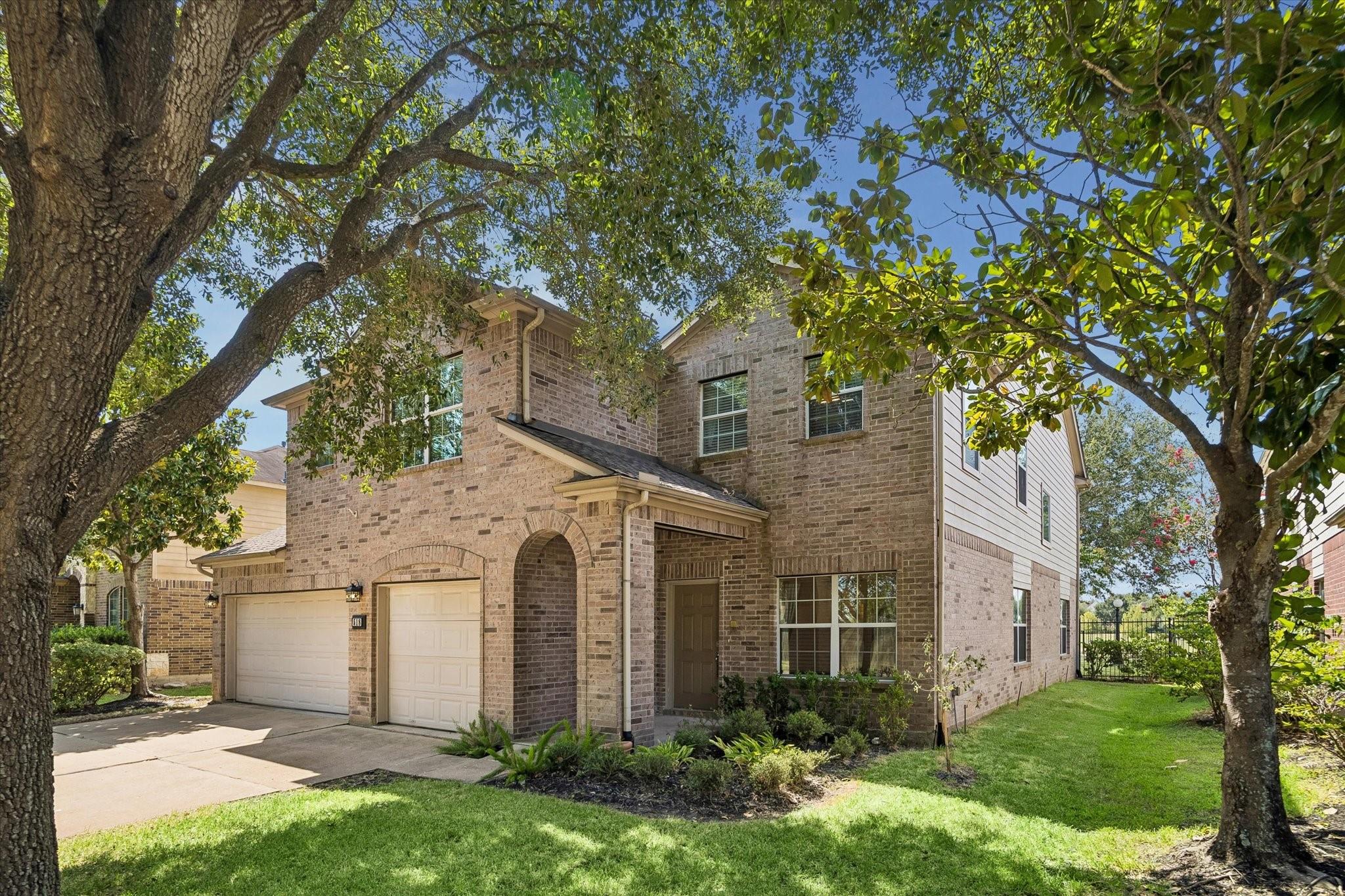 518 Honeysuckle Vine Drive