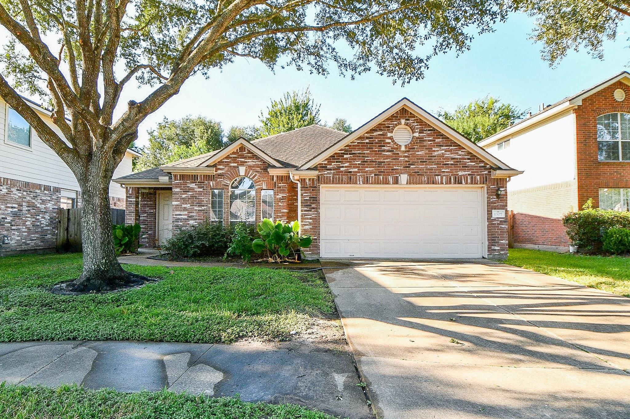 1307 E April Rain Court