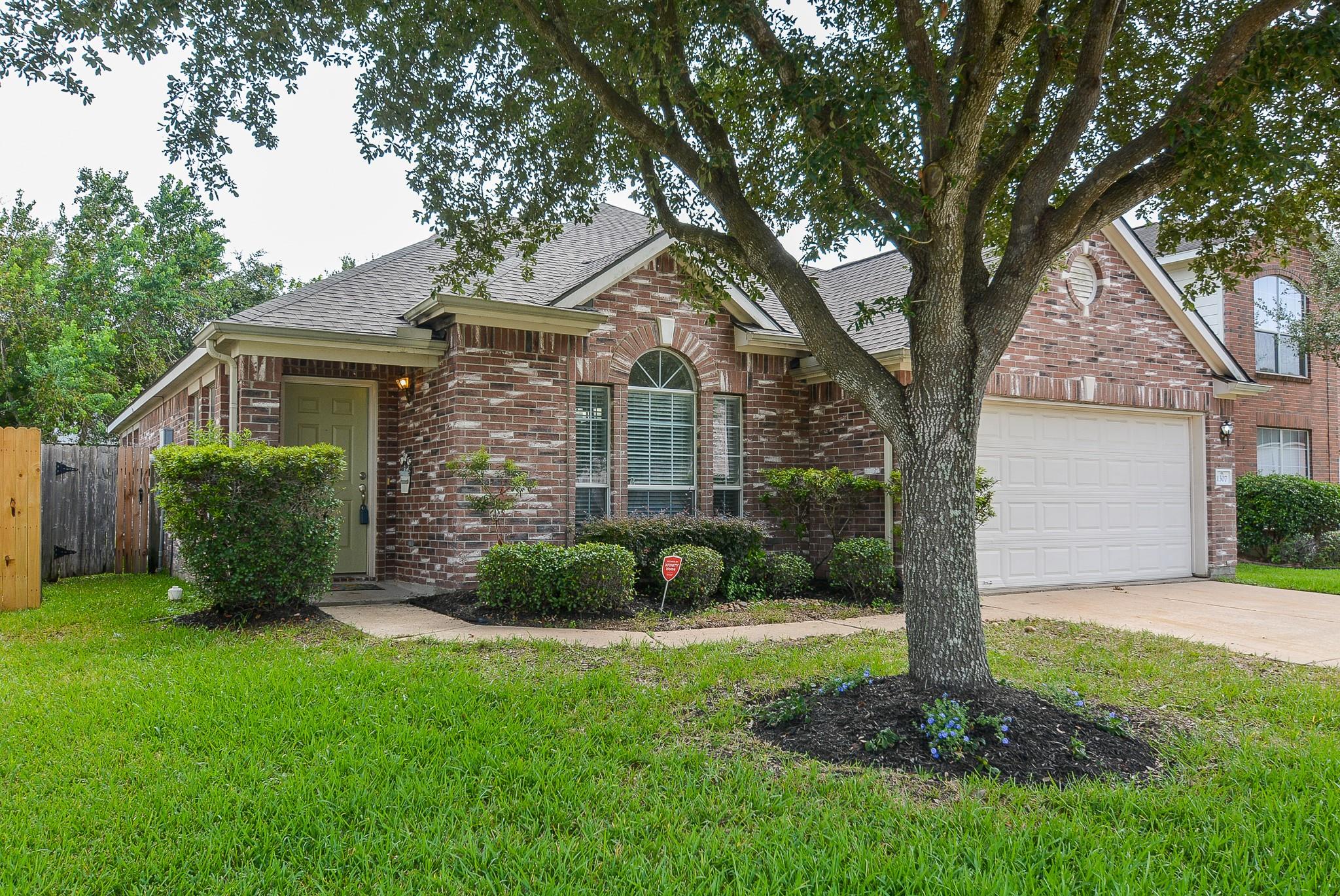 1307 E April Rain Court