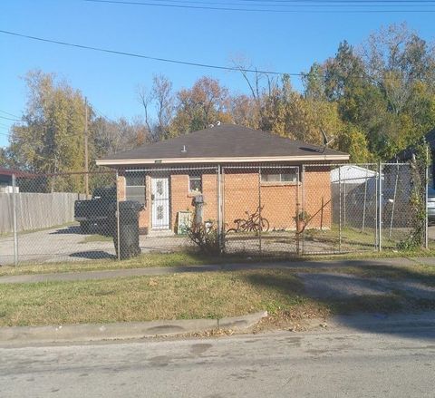 Photo of 4118 Pickfair Street #C, Houston, TX 77026 (MLS # 97979131)