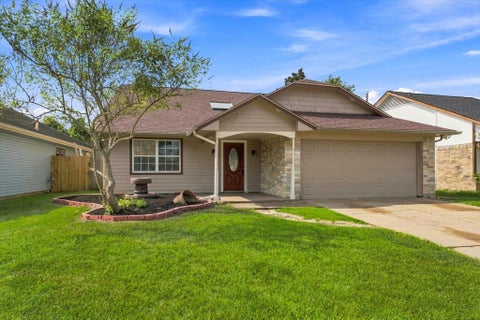 Photo of 15919 Barbarossa Drive, Houston, TX 77083 (MLS # 71388686)