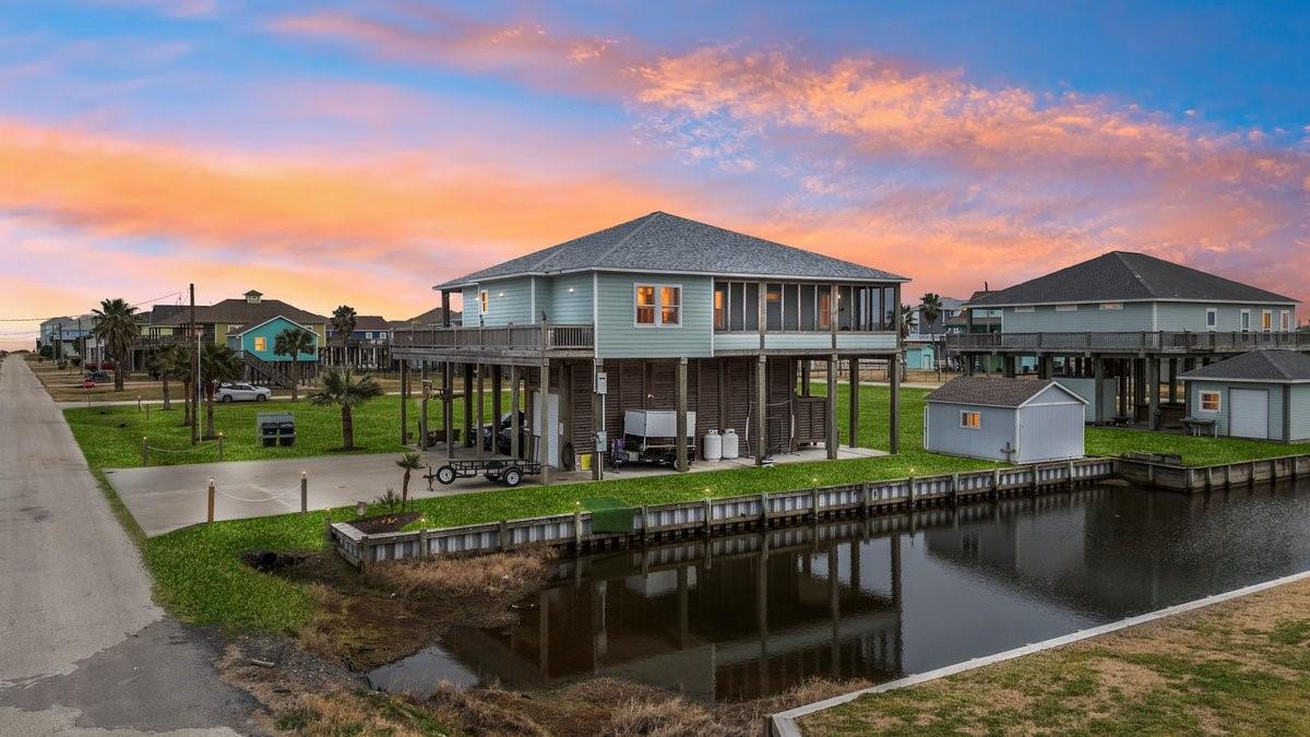 945 Gulfview Drive