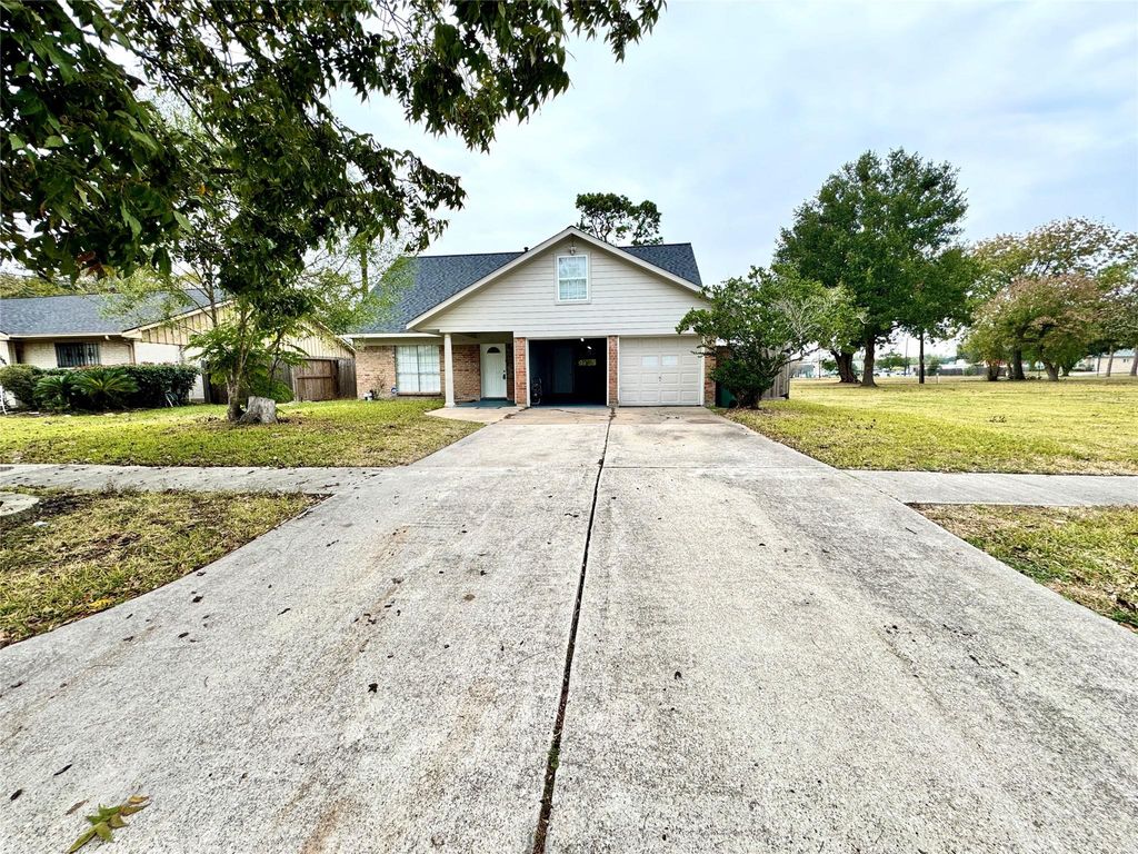 Photo of 5813 Lucy Lane, Pasadena, TX 77505 (MLS # 10396996)