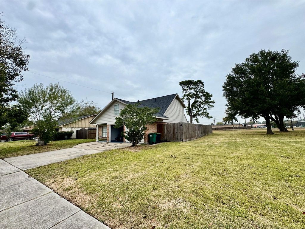 Photo of 5813 Lucy Lane, Pasadena, TX 77505 (MLS # 10396996)