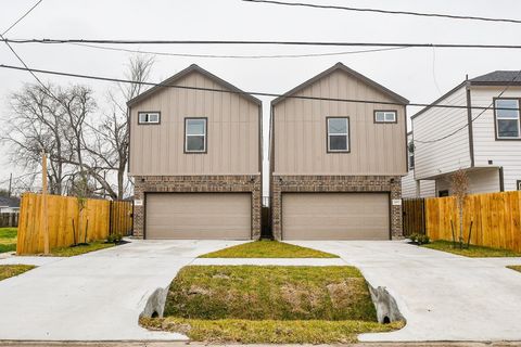 Photo of 4911 Nichols Street, Houston, TX 77020 (MLS # 9873395)