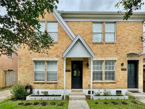 Photo of 1912 Mcduffie St, Houston, TX 77019 (MLS # 59994280)