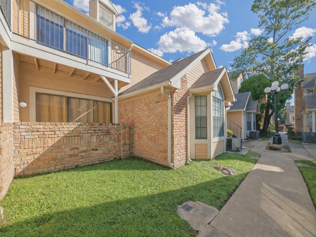 Photo of 2300 Old Spanish Trail #1066, Houston, TX 77054 (MLS # 48474850)