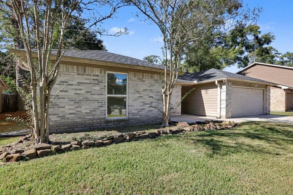 Photo of 2922 Park Garden Drive, Houston, TX 77339 (MLS # 37970743)