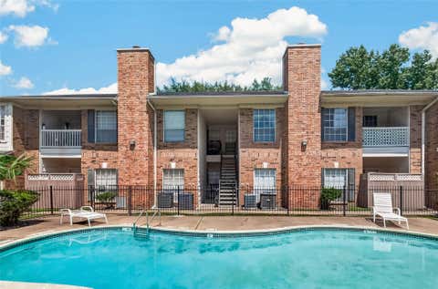 Photo of 2626 Holly Hall Street #1211, Houston, TX 77054 (MLS # 48091176)