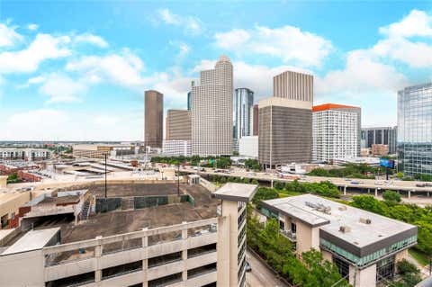 Condo For Sale - 2000 Bagby Street #13428<br/> Harris County, Houston, TX 77002