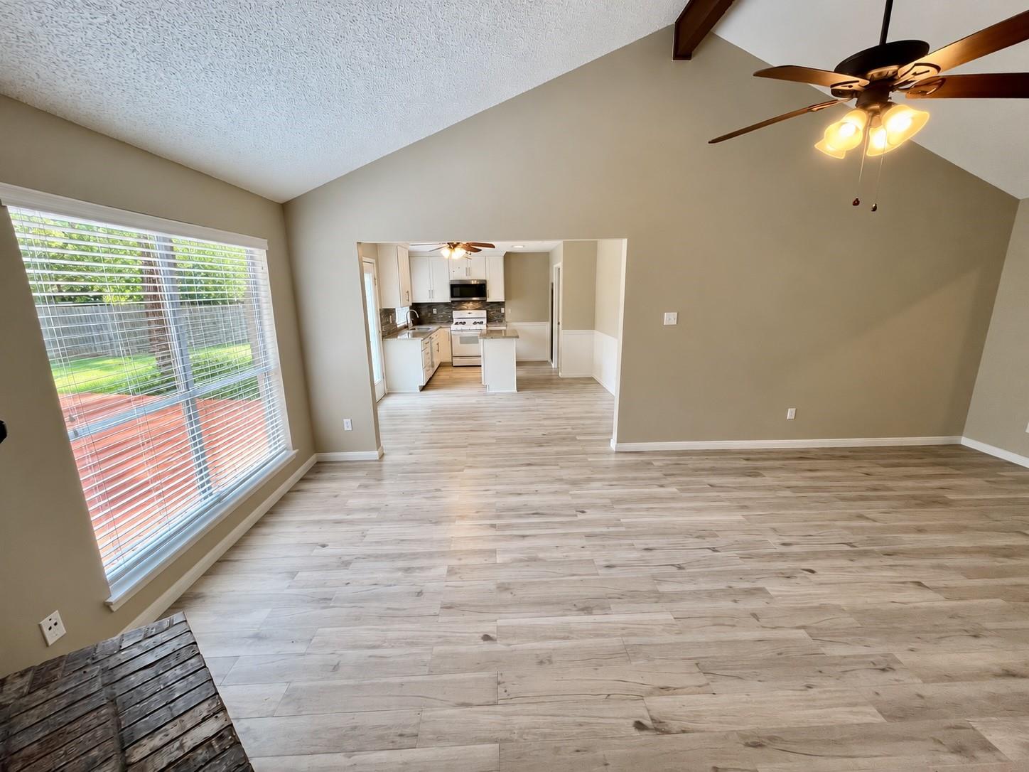 6 Leverwood Court