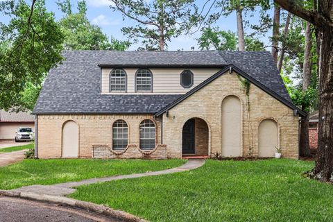 Photo of 2 Queens Court, Conroe, TX 77304 (MLS # 91453286)