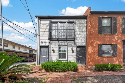 Photo of 2710 Mason Street, Houston, TX 77006 (MLS # 34042491)