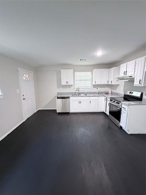 Tiny photo for 866 N Victory Drive, Houston, TX 77088 (MLS # 34080899)