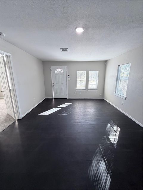 Tiny photo for 866 N Victory Drive, Houston, TX 77088 (MLS # 34080899)