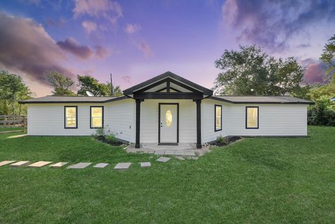 Photo of 26562 Armadillo Drive, Hempstead, TX 77445 (MLS # 58972476)