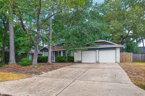 Photo of 2931 Parkwood Manor Drive, Houston, TX 77339 (MLS # 93974009)