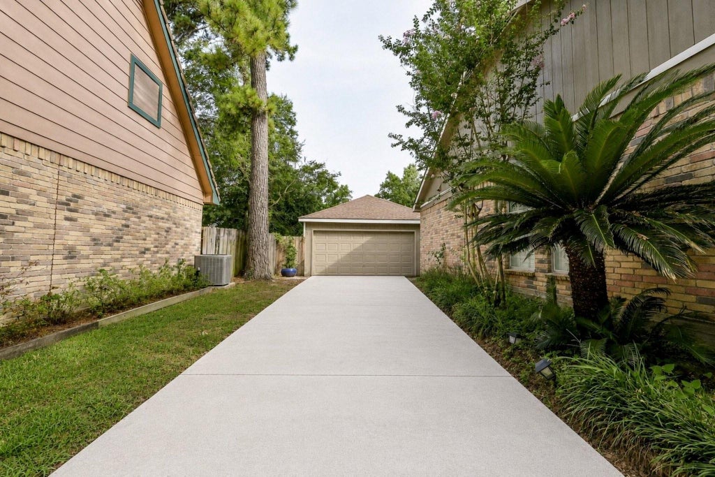 Photo of 3543 Haven Pines Drive, Houston, TX 77345 (MLS # 94666017)