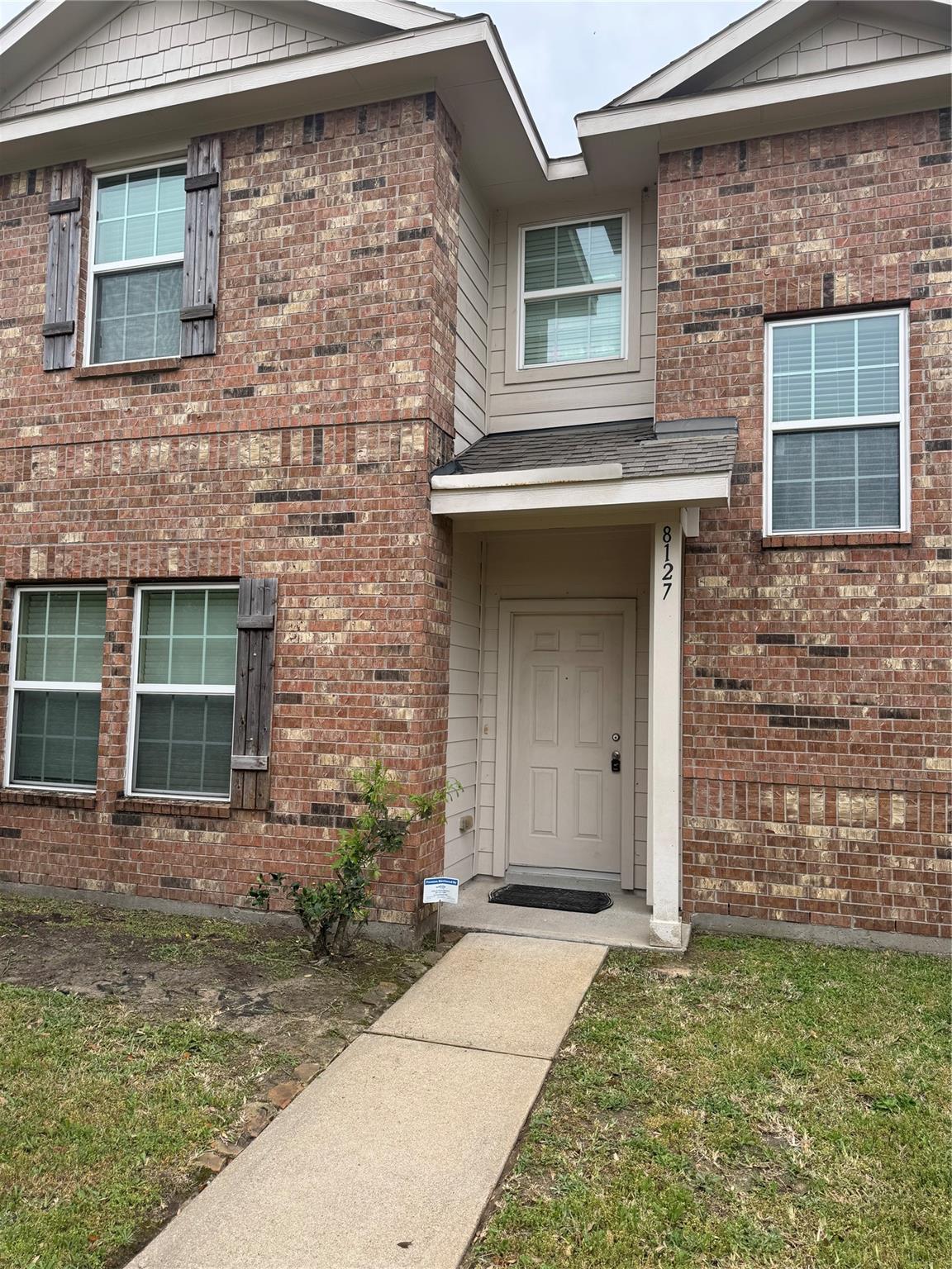 8127 Almera Falls