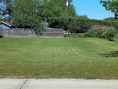 Vacant Land For Sale - Fairwood Road<br/> Hitchcock, TX 77563