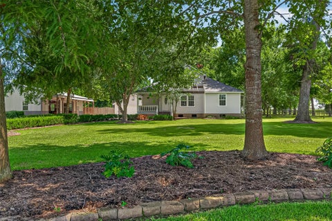 Photo of 238 Horse Shoe Trail, Angleton, TX 77515 (MLS # 64508762)