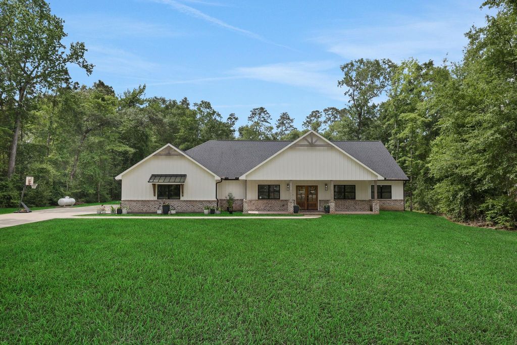 Photo of 17320 Sycamore Trail, Conroe, TX 77302 (MLS # 35843908)