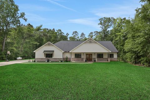 Photo of 17320 Sycamore Trail, Conroe, TX 77302 (MLS # 35843908)