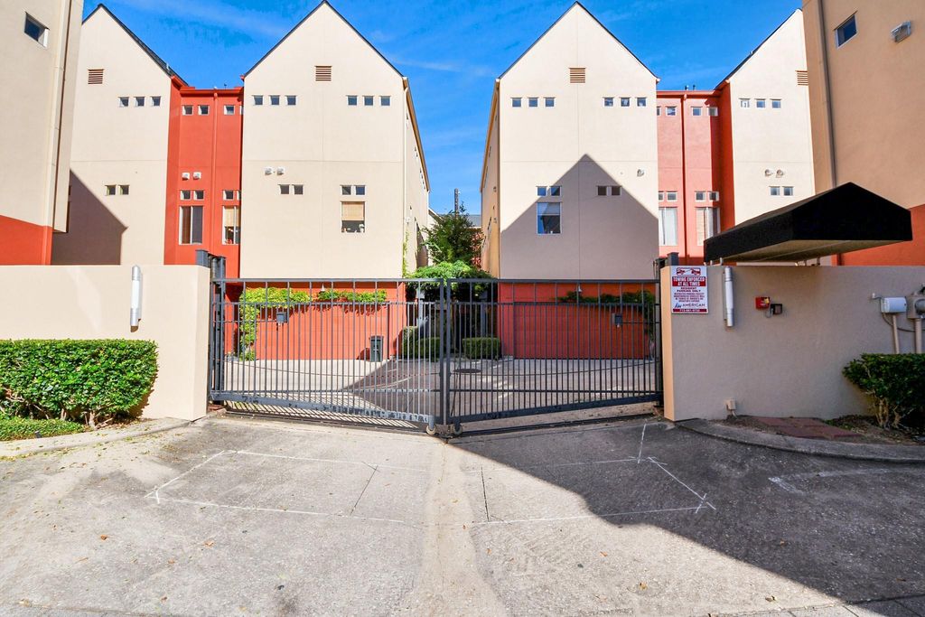 Photo of 2436 Bissonnet Street #8, Houston, TX 77005 (MLS # 48751465)