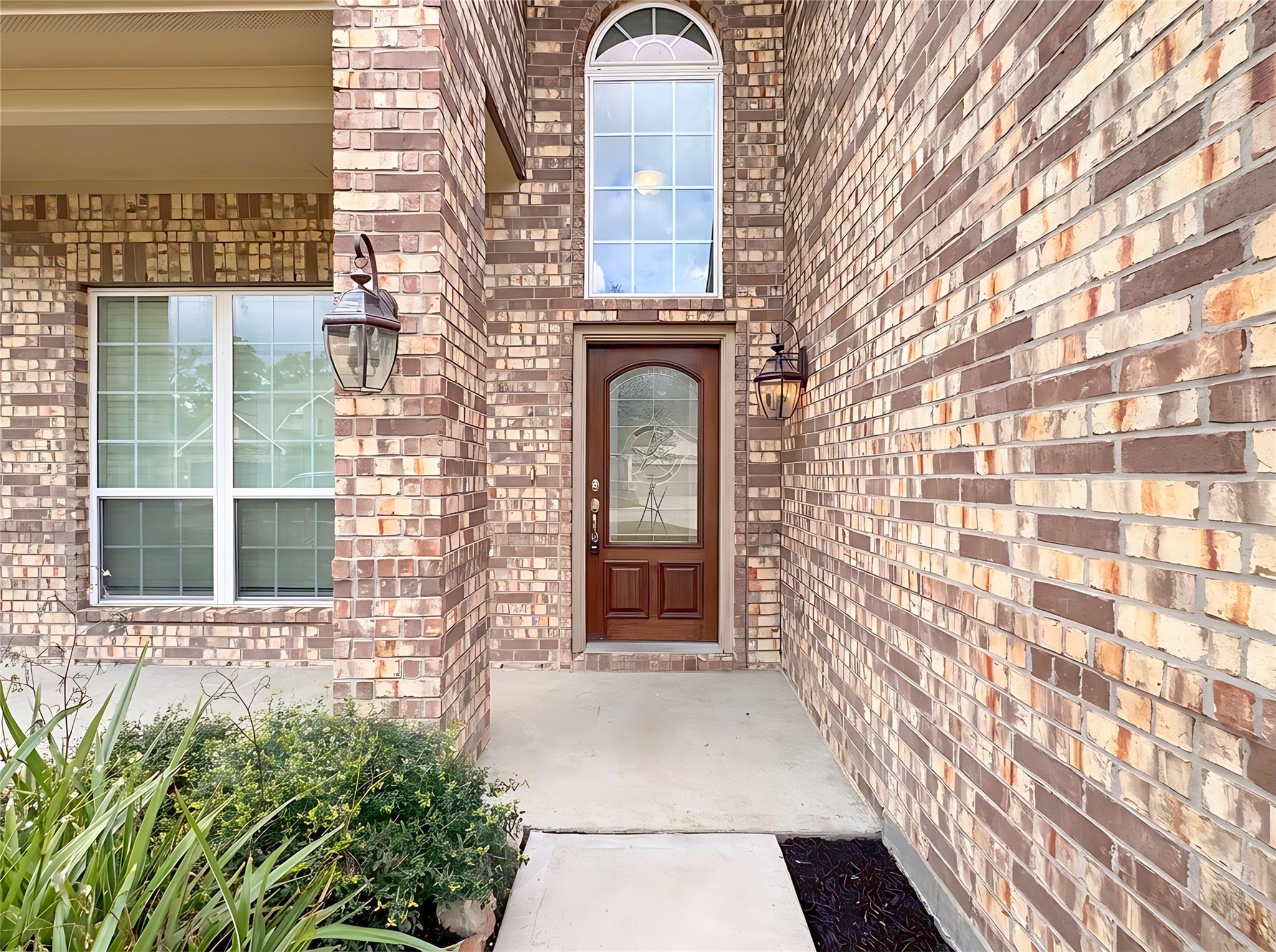 662 W Linnwood Drive