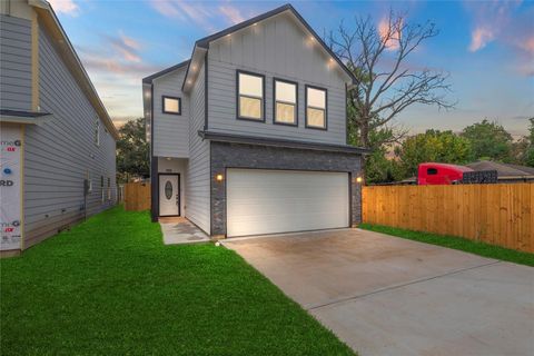 Photo of 769 Marjorie Street, Houston, TX 77088 (MLS # 13445854)