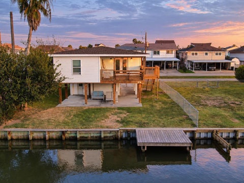 Photo of 190 Barracuda St, Bayou Vista, TX 77563 (MLS # 93678914)
