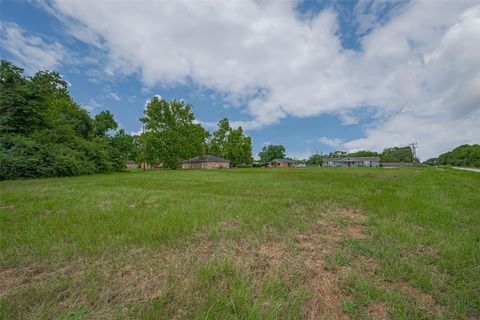 Photo of 45843 Old Houston Highway, Prairie View, TX 77445 (MLS # 59845823) Photo of 45843 Old Houston Highway, Prairie View, TX 77445 (MLS # 59845823)