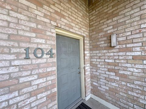 Tiny photo for 8100 Cambridge Street #104, Houston, TX 77054 (MLS # 9304864)
