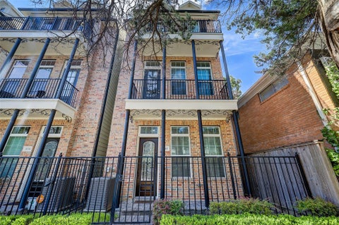 Photo of 1041 Ashland Street, Houston, TX 77008 (MLS # 96995113)