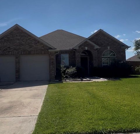 Photo of 9515 Taylor Lane, Mont Belvieu, TX 77523 (MLS # 97055522)