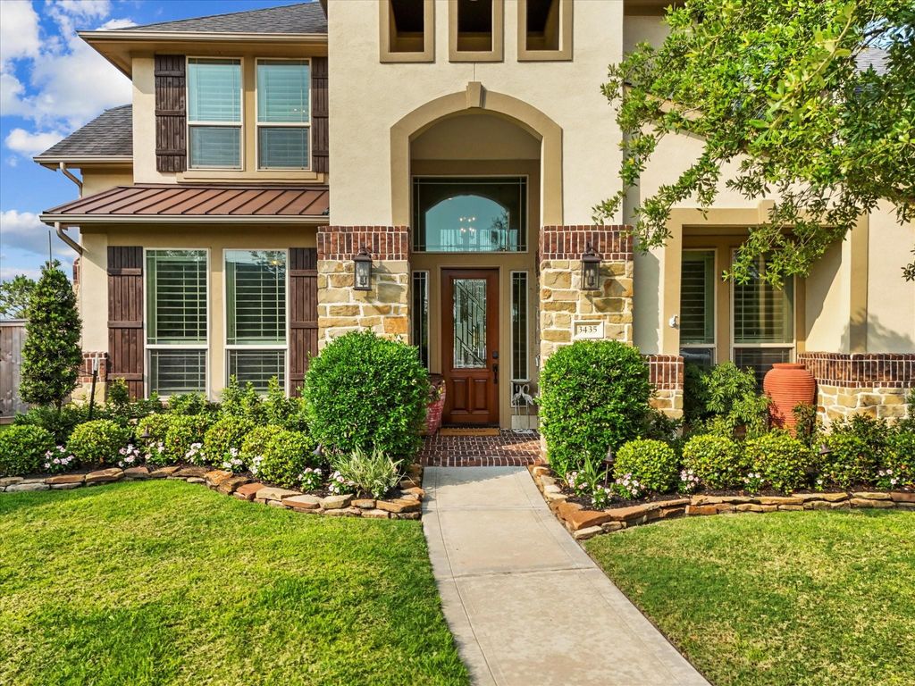 Photo of 3435 Limestone Sky Court, Houston, TX 77059 (MLS # 26587291)