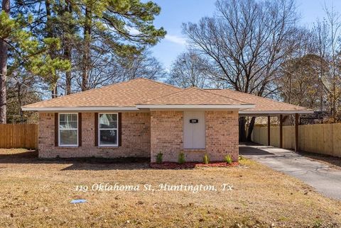 Photo of 119 Oklahoma Street St, Huntington, TX 75949 (MLS # 47065827)