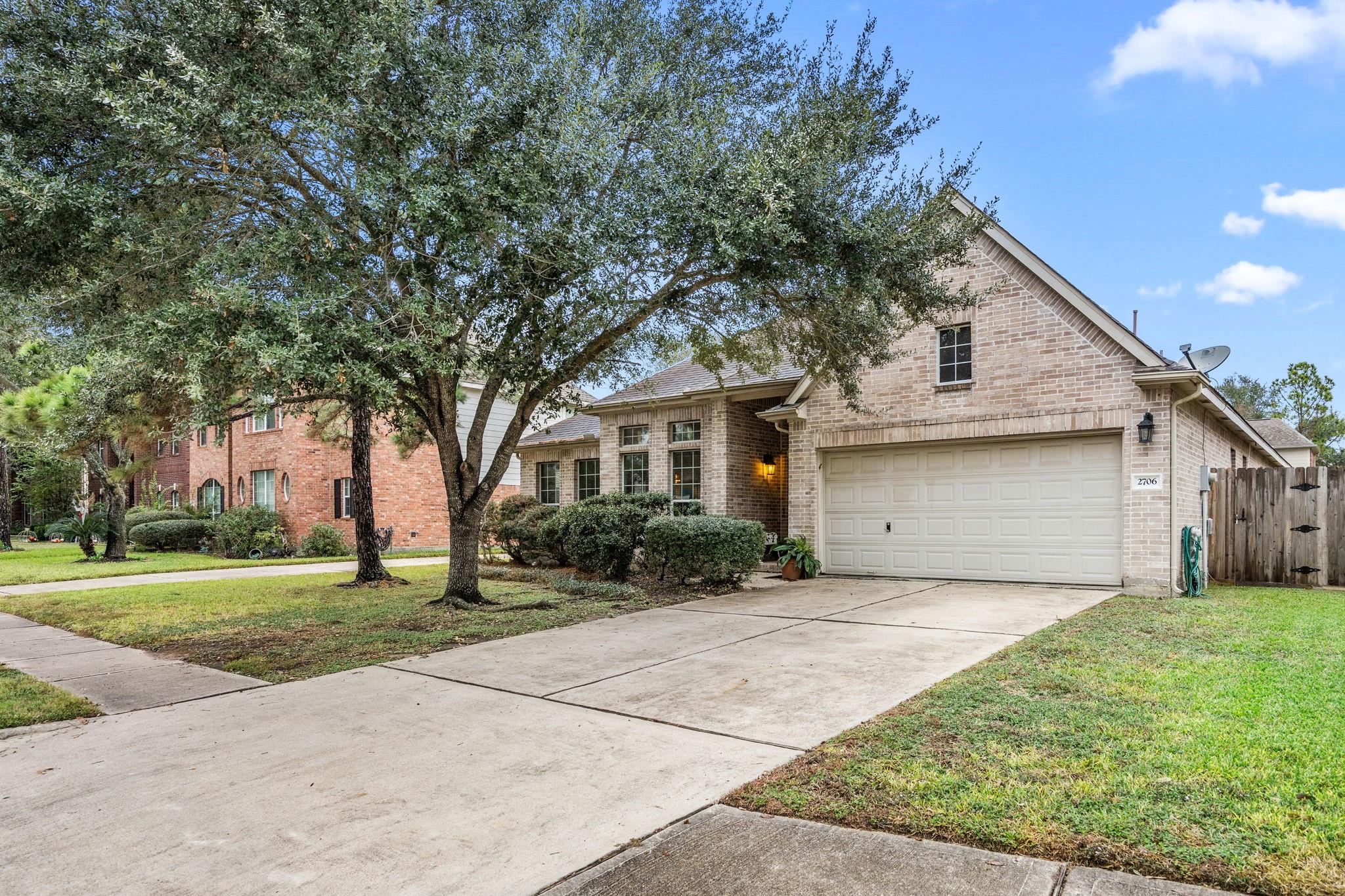 2706 Round Hill Court