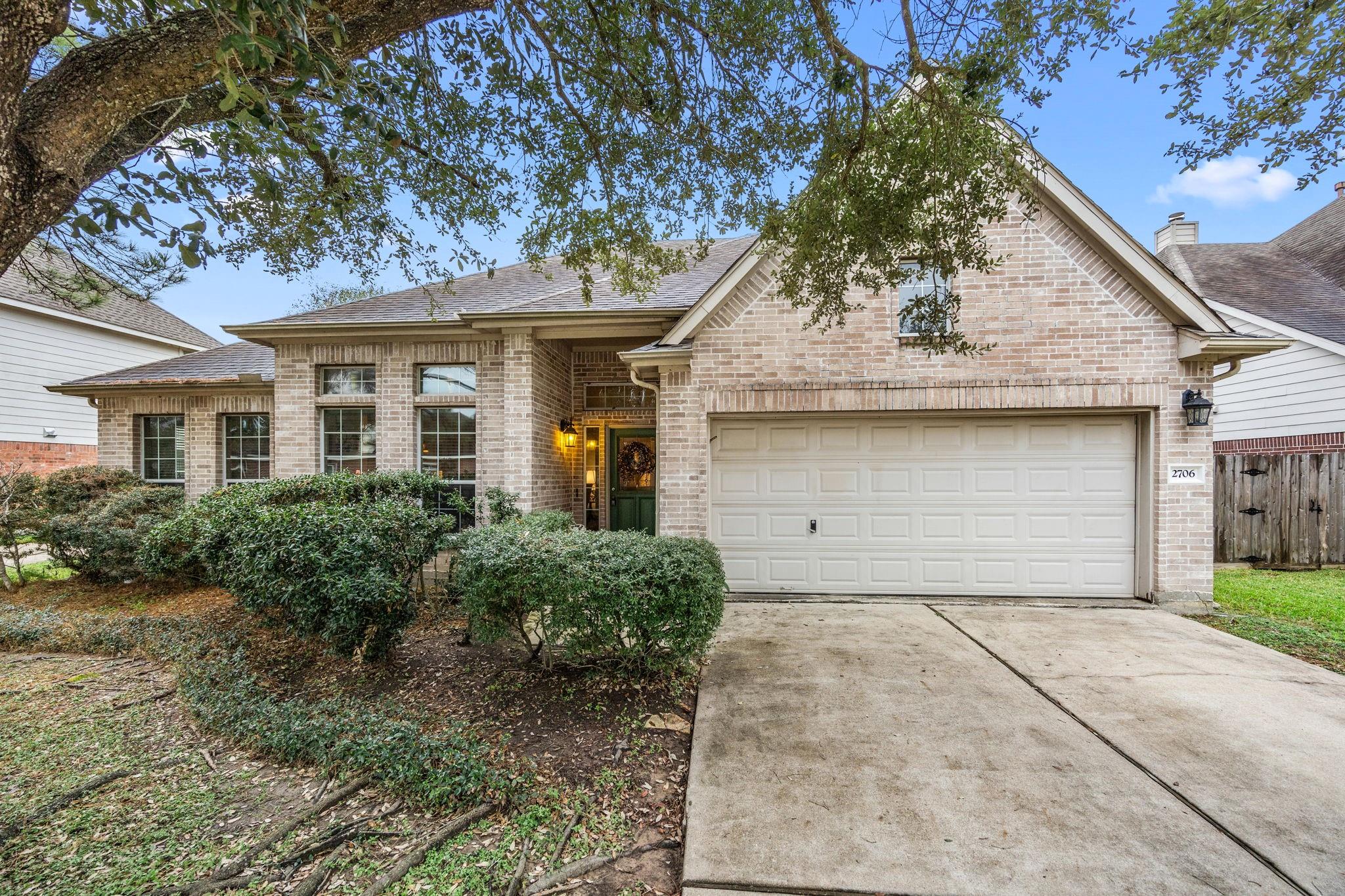2706 Round Hill Court