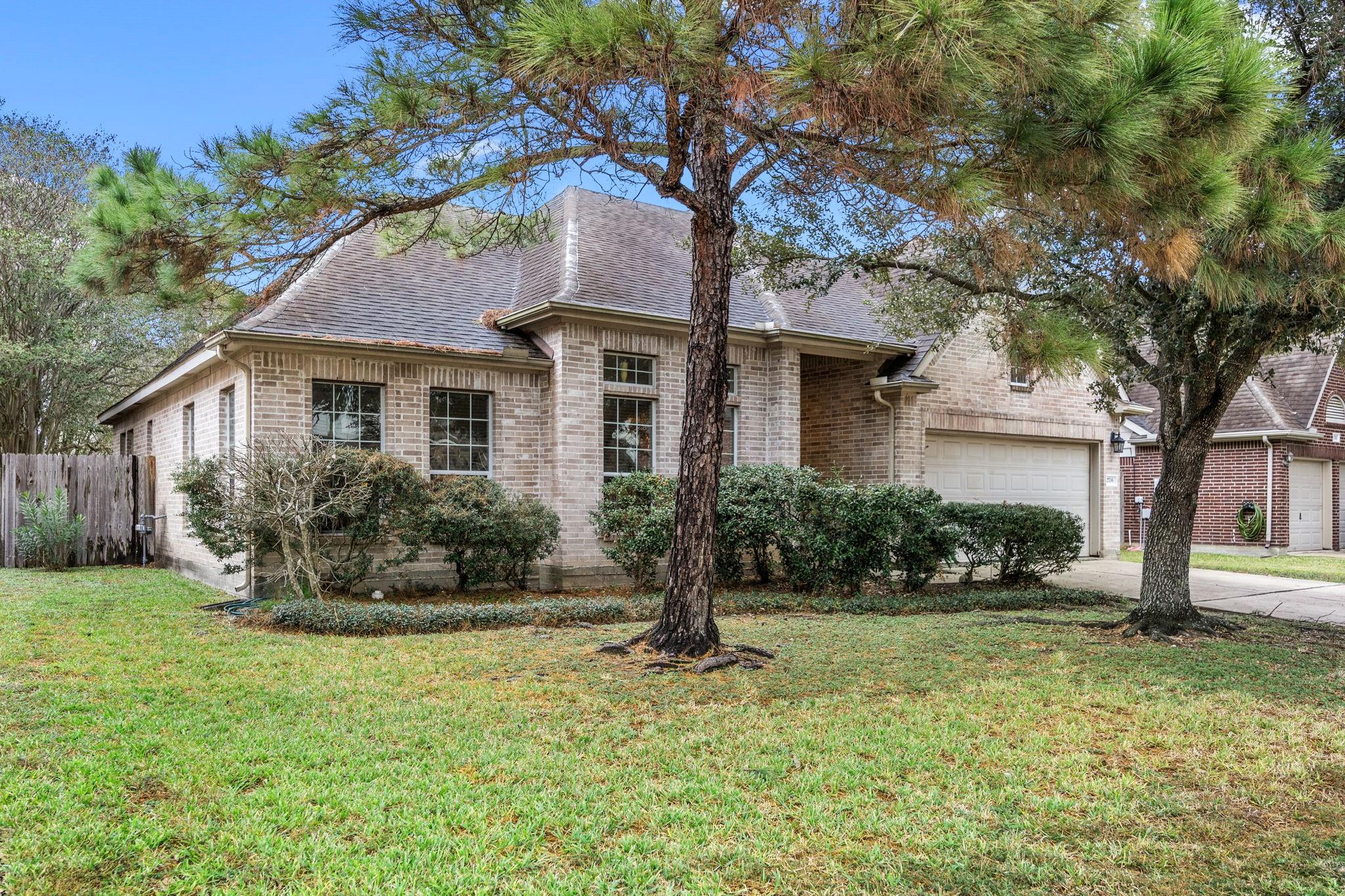 2706 Round Hill Court