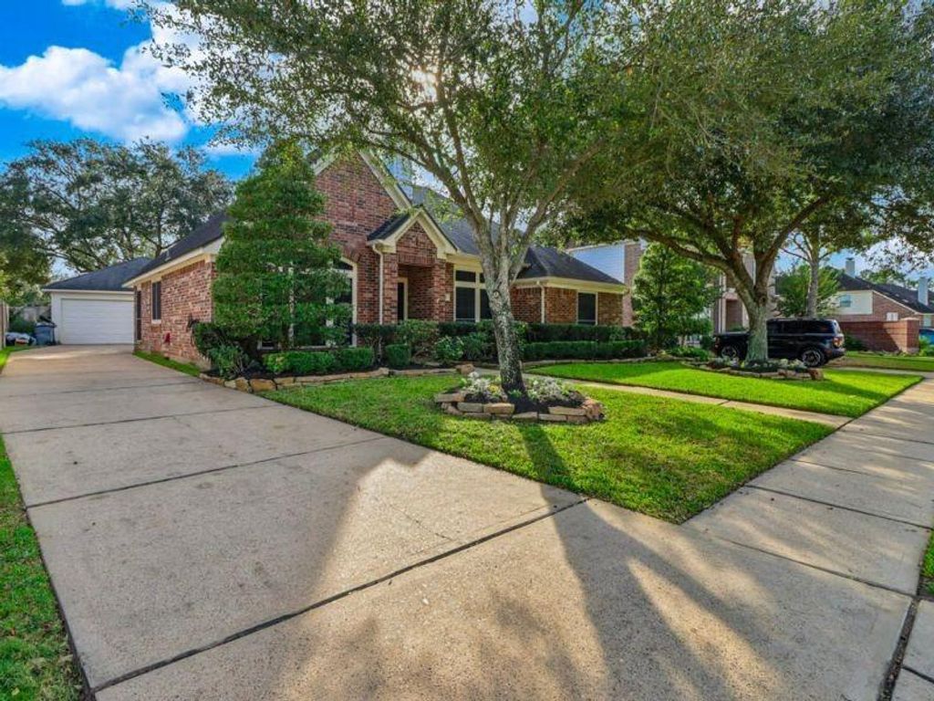 Photo of 2431 Alberton Lane, Pearland, TX 77584 (MLS # 40430886)