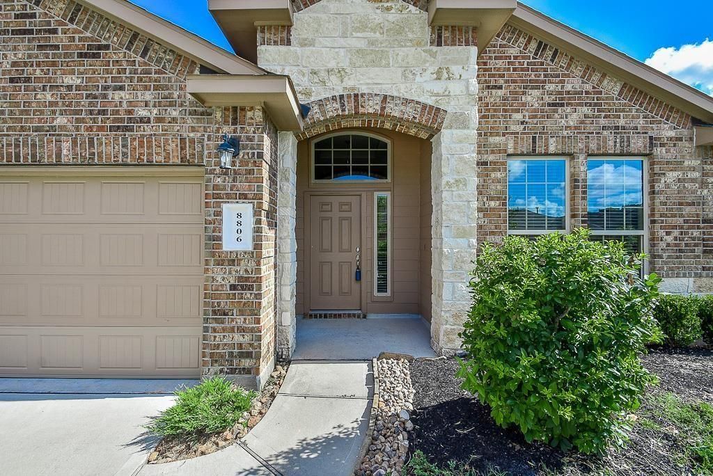 Photo of 8806 Alicia Drive, Tomball, TX 77375 (MLS # 97663713)