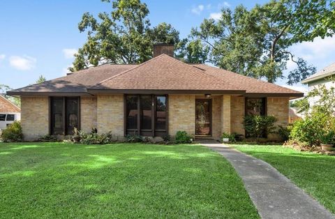 Photo of 3714 Hill Springs Drive, Kingwood, TX 77345 (MLS # 98288508)