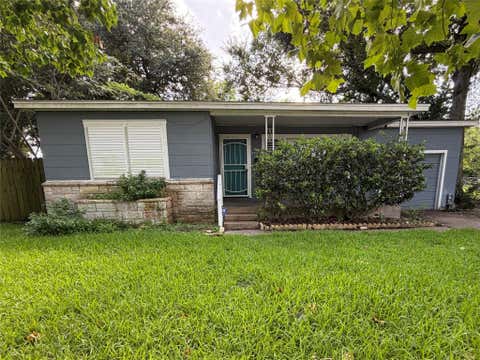 Homes For Sale - 2013 6th Street<br/> Galveston County, Texas City, TX 77590