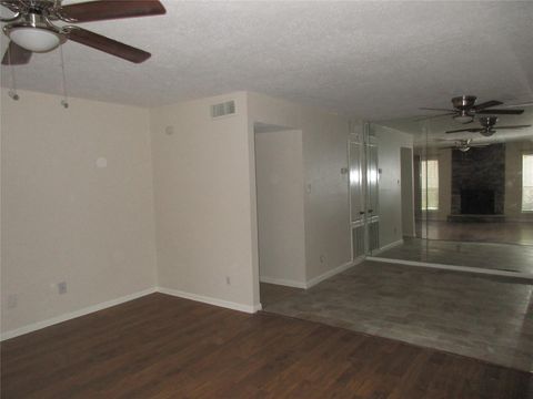 Photo of 17401 Red Oak Drive #97, Houston, TX 77090 (MLS # 15926949)