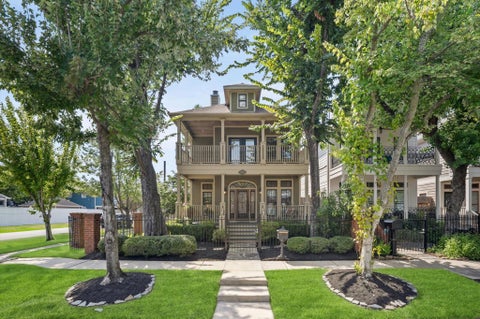 Photo of 501 Columbia Street, Houston, TX 77007 (MLS # 38390591)