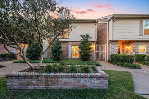 Photo of 5933 Woodway Place Court, Houston, TX 77057 (MLS # 45518940) Photo of 5933 Woodway Place Court, Houston, TX 77057 (MLS # 45518940)