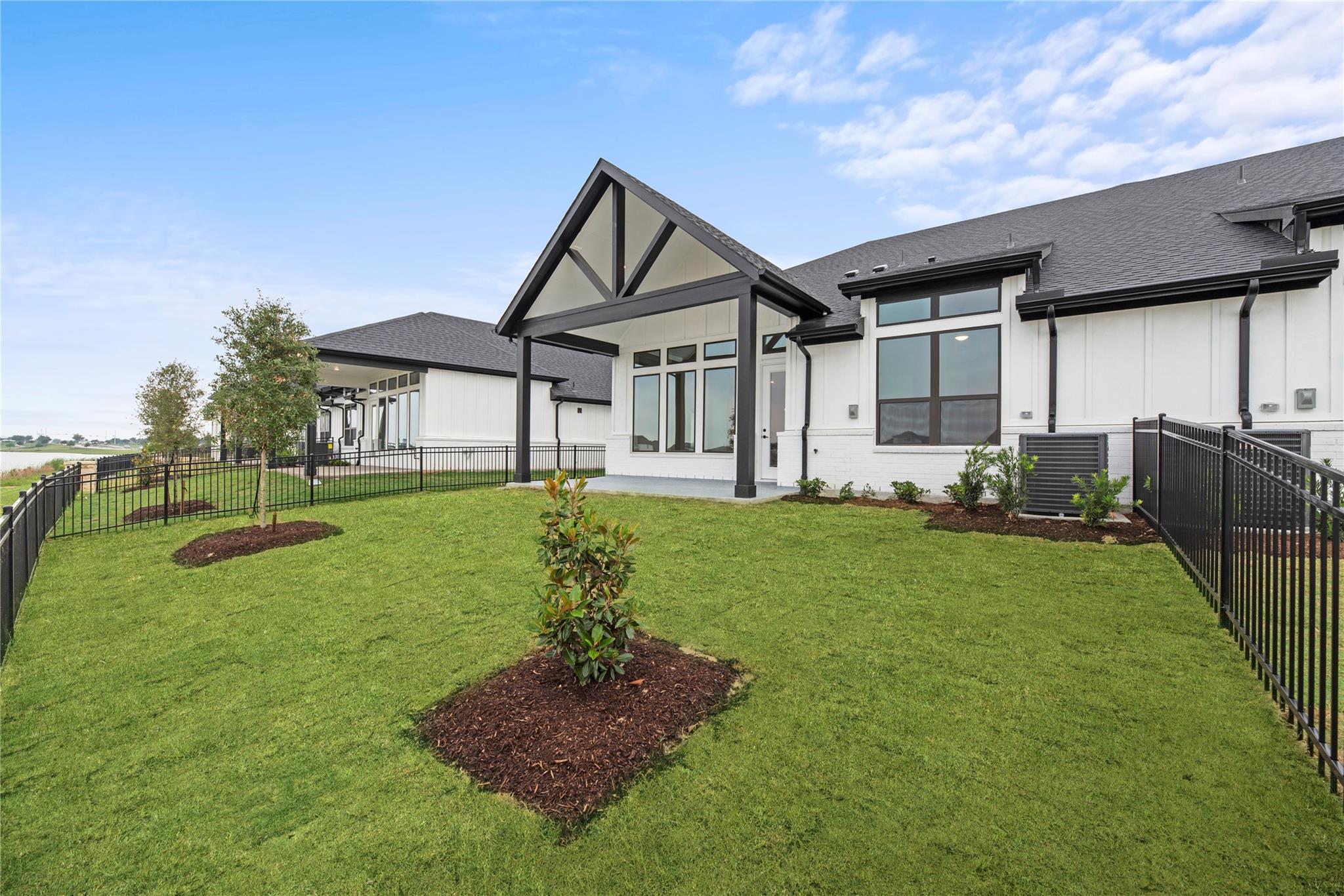 18207 W Shoreline Vista Lane