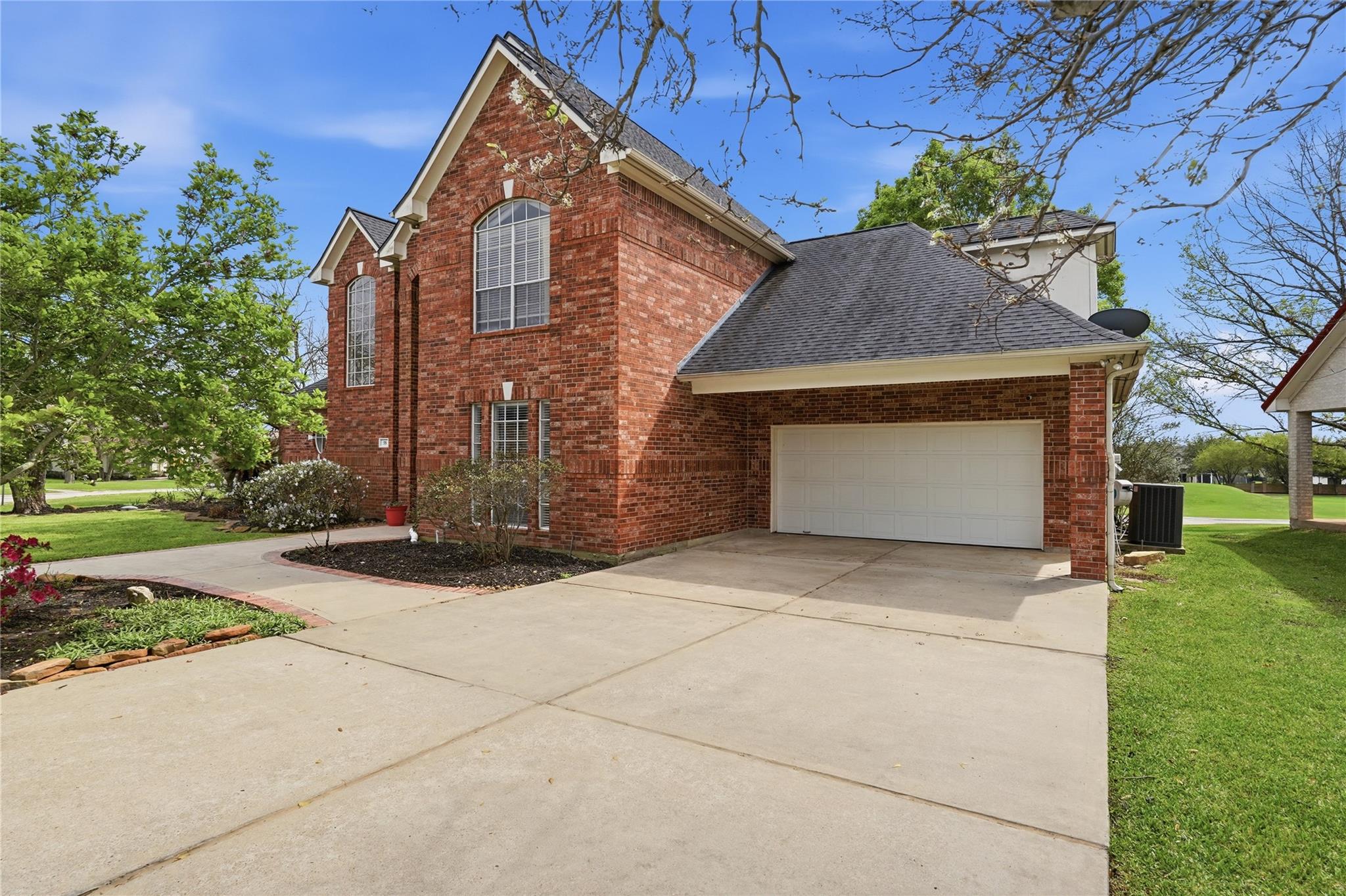 55 Monterrey Road E
