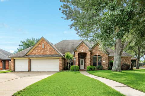 Photo of 251 Chestnut Street, Lake Jackson, TX 77566 (MLS # 70231555)